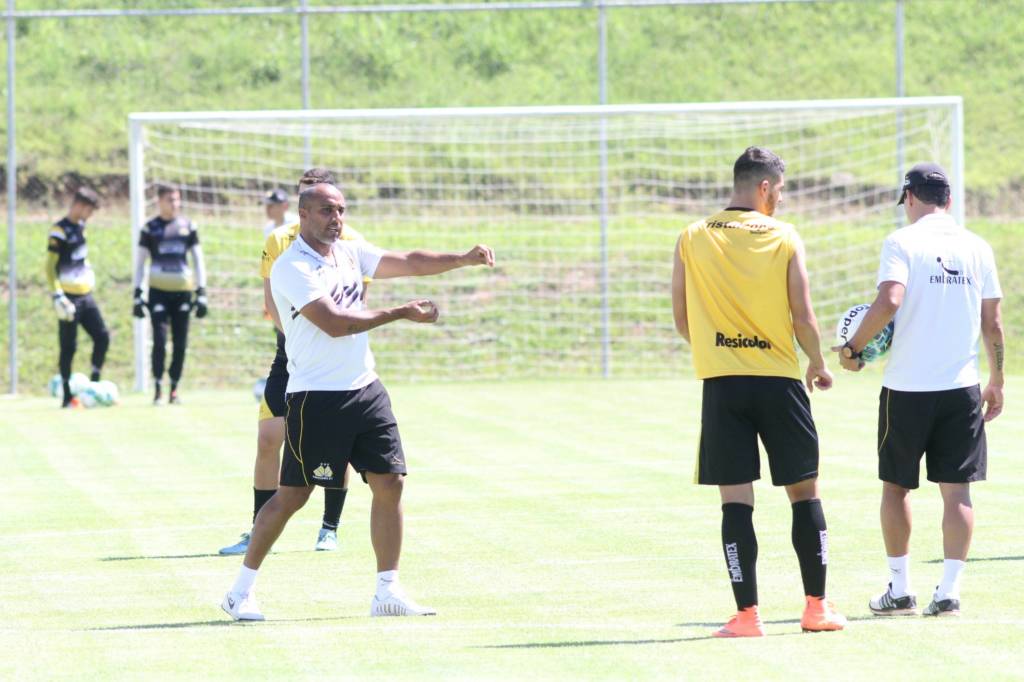 Com Criciúma eliminado, Deivid também irá escalar os reservas (Foto: Fernando Ribeiro/www.criciuma.com.br)