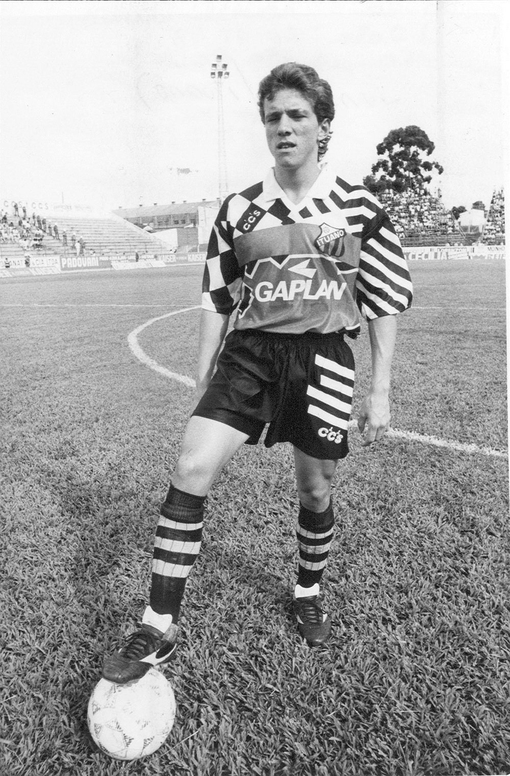 Juninho Paulista completa 44 anos confira fotos da carreira Gazeta