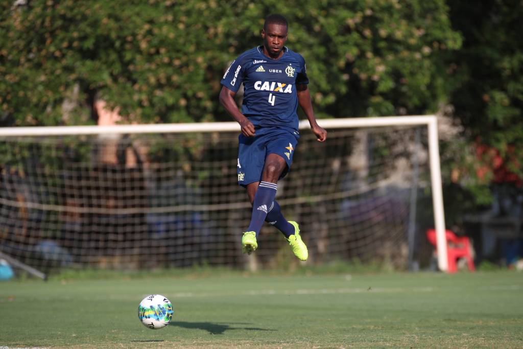 Juan comemora a volta do Flamengo ao Maracanã (Foto: Gilvan de Souza/Flamengo)