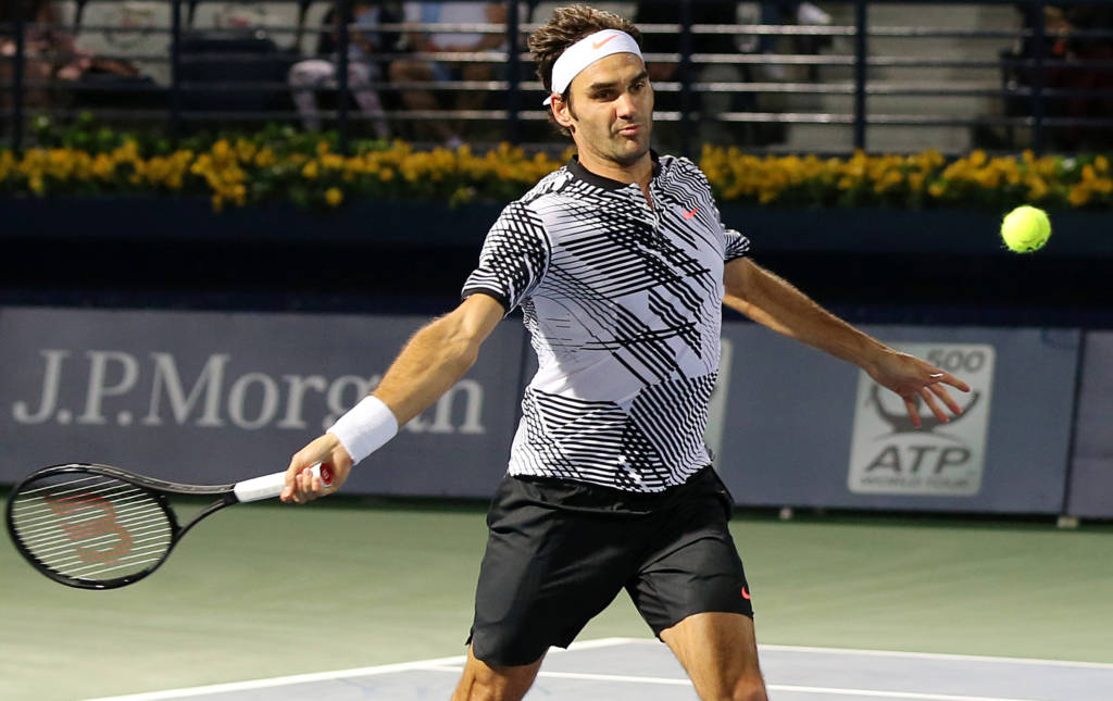 Federer estrou com vitória em Dubai, nesta segunda-feira (Foto: MAHMOUD KHALED/AFP)