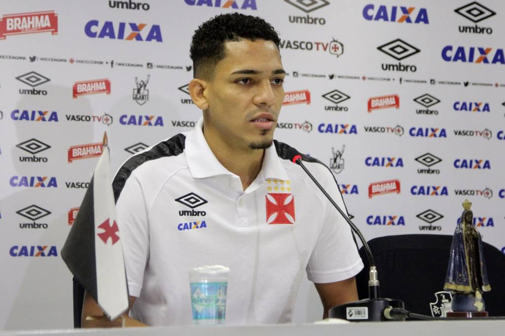 Gilberto afirmou que a falta de gols não é somente culpa dos atacantes (Foto: Paulo Fernandes/Vasco.com.br) 