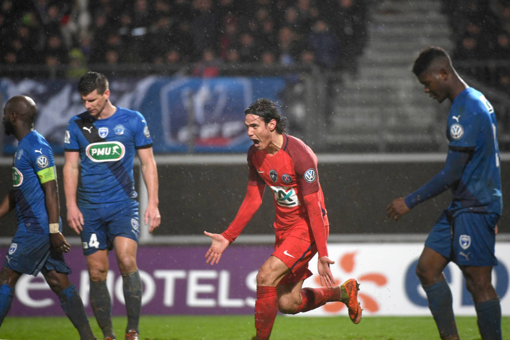Cavani fez o gol que selou a classificação do PSG (Foto: Xavier Leoty/AFP)