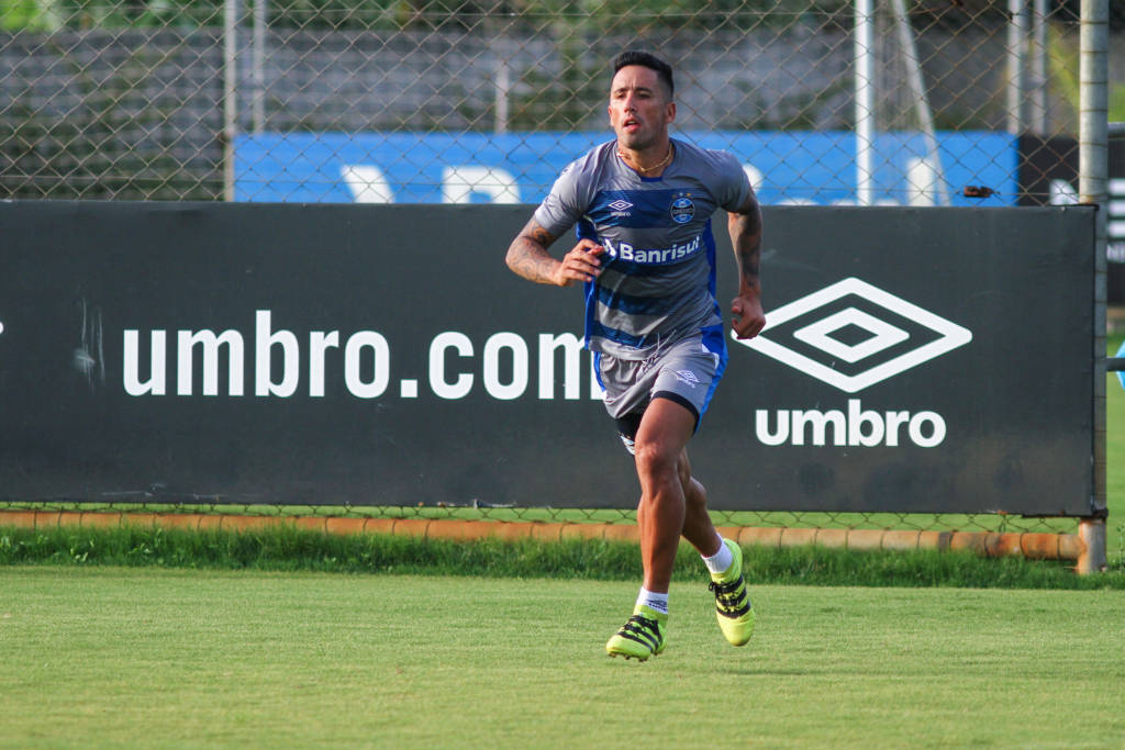 Barrios espera definição da equipe para saber se estreia como titular no Gre-Nal (Foto: Lucas Uebel/Grêmio)