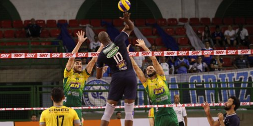 Invencibilidade do Cruzeiro foi quebrada pelo Montes Claros (Foto: Reprodução/Sada Cruzeiro)