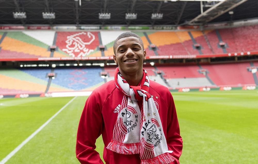 David Neres encontrou ótima recepção no Ajax - Foto: Divulgação/AFC Ajax