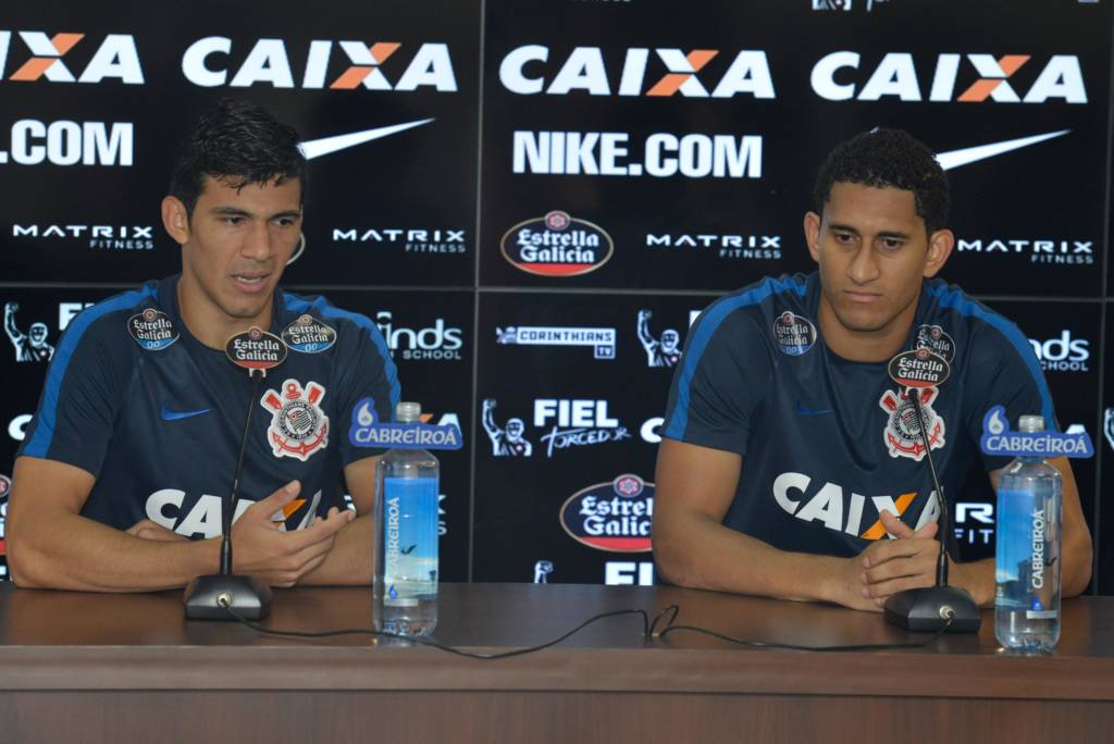 Zagueiros titulares do Corinthians estão afinados no discurso (foto: Djalma Vassão/Gazeta Press)