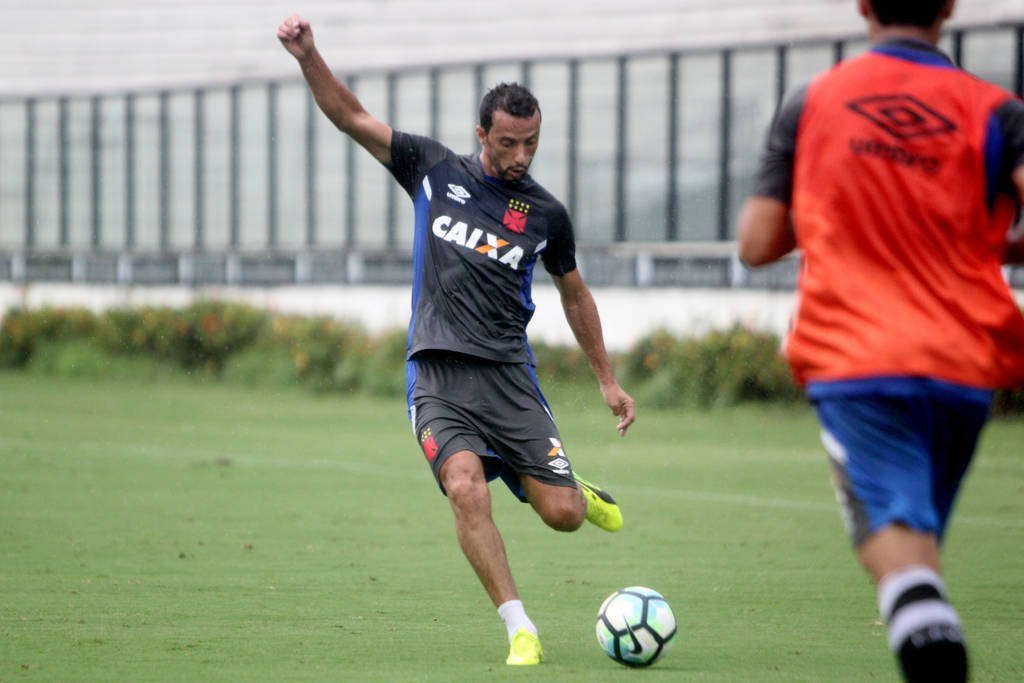 Nenê voltou a treinar nesta semana e pode reforçar o Vasco quinta-feira, pela Copa do Brasil (Foto: Paulo Fernandes/Vasco)