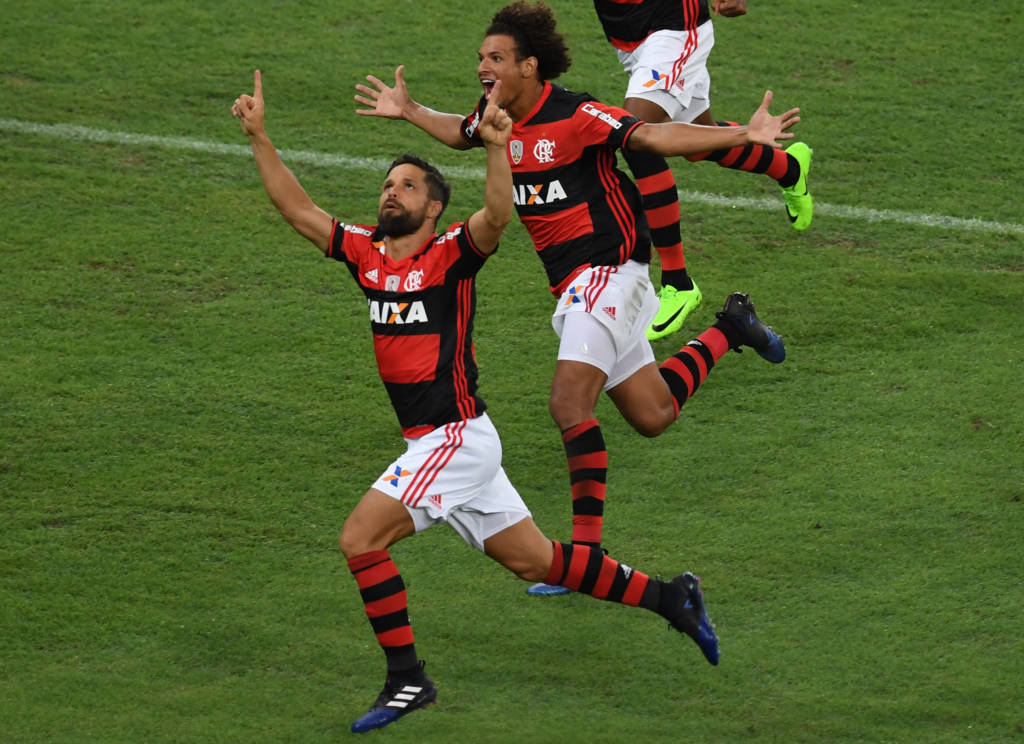 Diego deixou sua marca na vitória (Foto: Vanderlei Almeida/AFP)