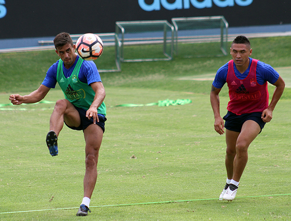 Mesmo sendo os campeões nacionais, peruanos do Sporting Cristal estão pressionados após goleada (Foto: Divulgação/ Sporting Cristal)
