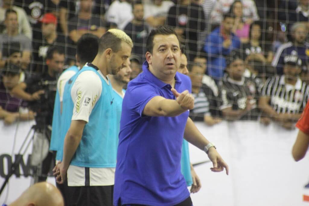 Bié assumiu a equipe principal do Corinthians em julho de 2016 (Foto: Divulgação/LNF)