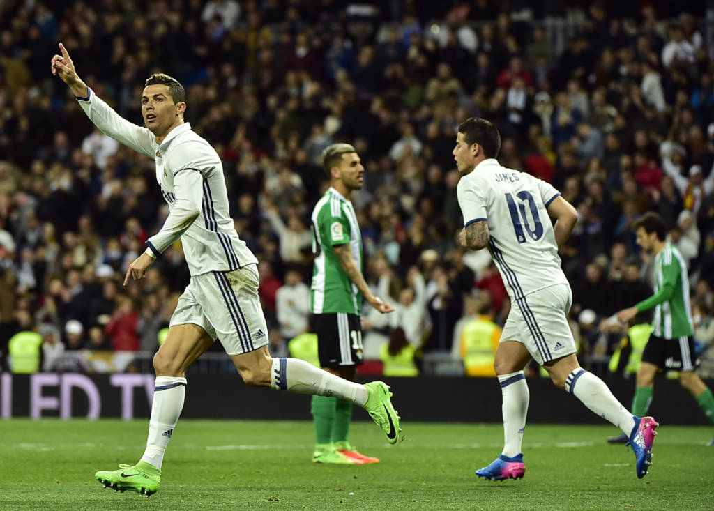 CR7 marcou o gol de empate dos galácticos (Foto: GERARD JULIEN/AFP)