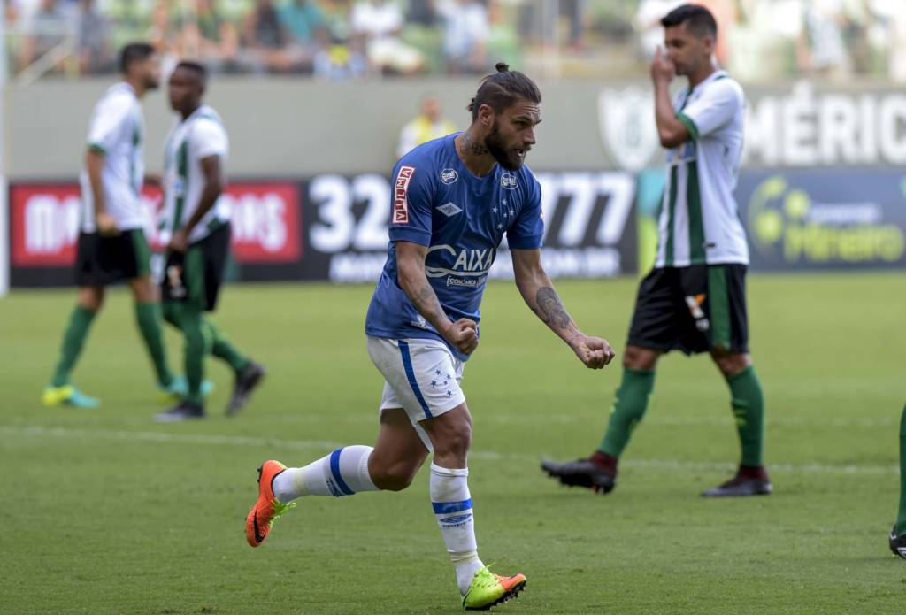 Rafael Sóbis anotou o primeiro gol da partida (Foto: Washington Alves/Cruzeiro)