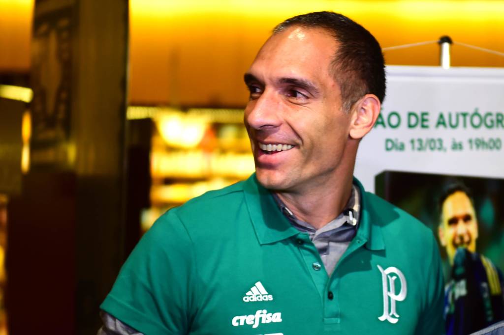 Prass compareceu ao lançamento de seu livro, "#38Prass" (Foto: Sergio Barzaghi/Gazeta Press)