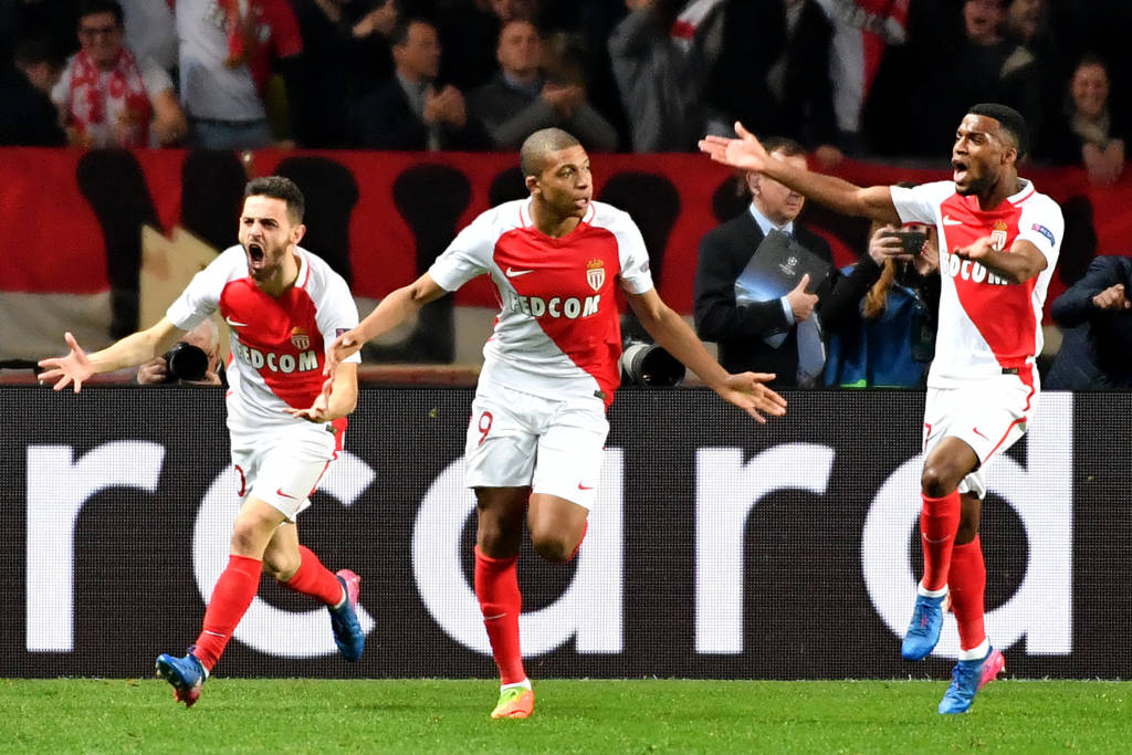 Jovem revelação, Mbappé abriu o placar para o Monaco (Foto: Pascal Guyot/AFP)
