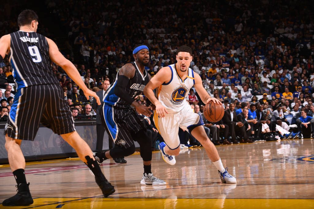 Klay Thompson foi o cestinha do jogo (Foto: Noah Graham/AFP)