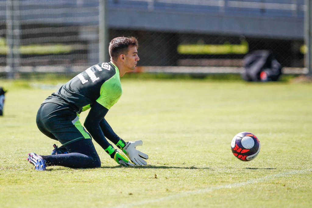 Renato Portaluppi escondeu escalação, mas confirmou Léo como goleiro titular do Grêmio (Foto: Lucas Uebel/Grêmio FBPA)