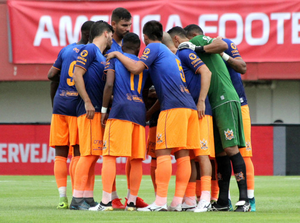 Nova Iguaçu tenta se manter na ponta do Grupo B da Taça Rio (FOTO: Bernardo Gleizer/NIFC)