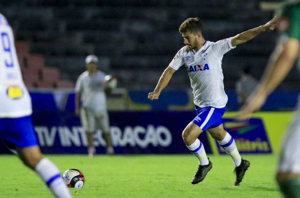 Lucas Silva, no jogo entre Uberlândia e Cruzeiro, no estádio Parque do Sabiá, em Uberlândia-MG (Foto: Daniel Teobaldo/CEC)