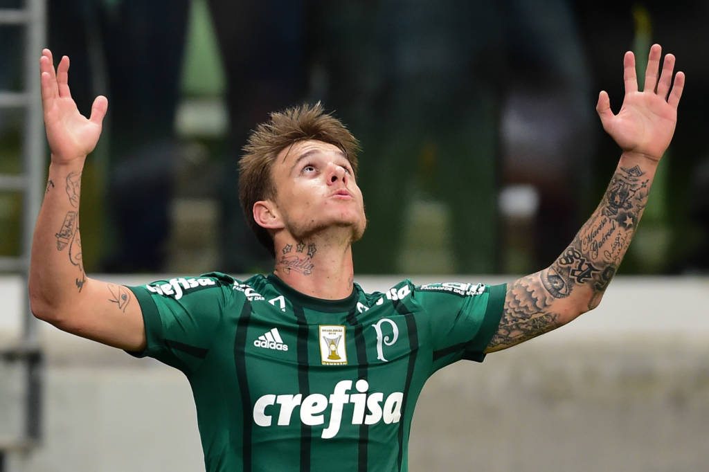 Destaque na vitória sobre o Flu, Roger Guedes quer ajudar em clássico Gazeta Esportiva Destaque na vitória sobre o Flu, Roger Guedes quer ajudar em clássico Gazeta Esportiva