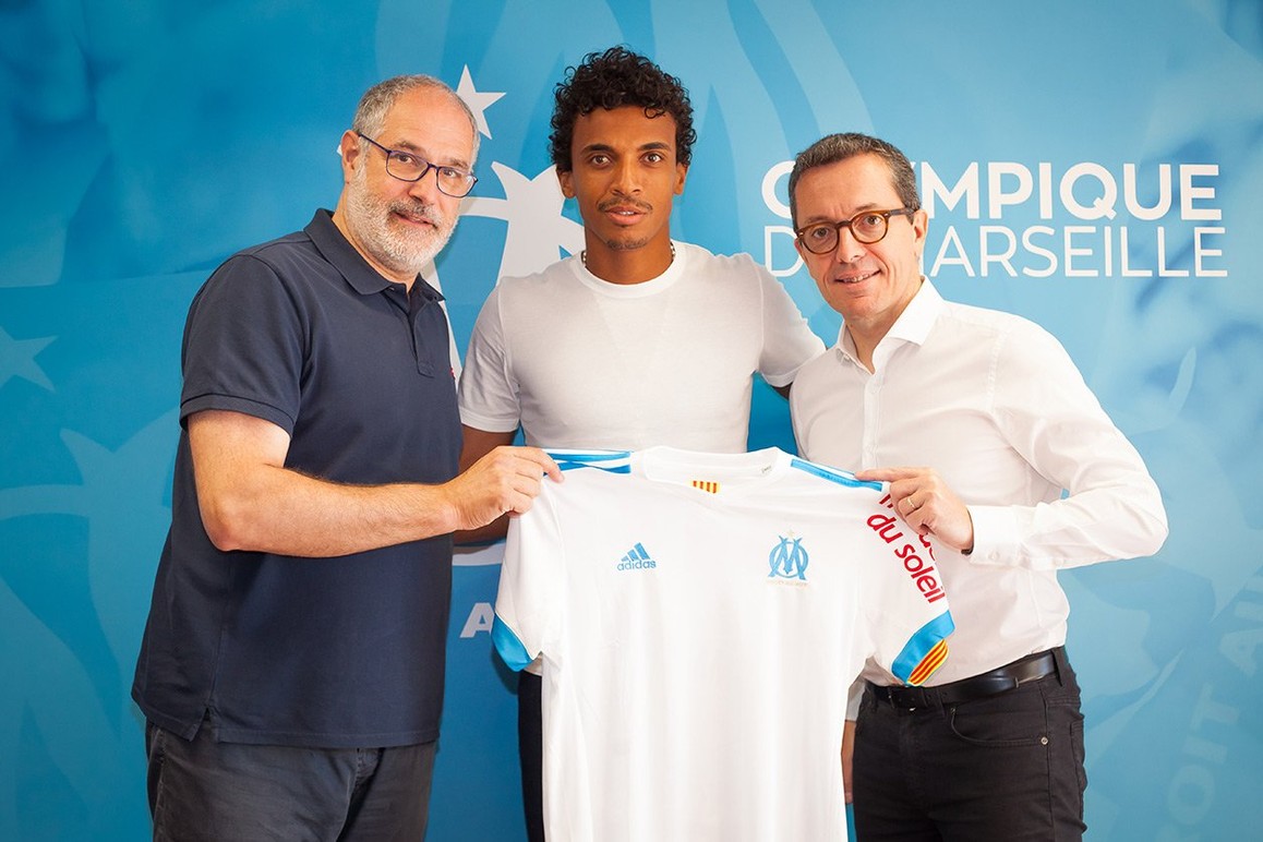 Luiz Gustavo acerta com o Olympique de Marselha