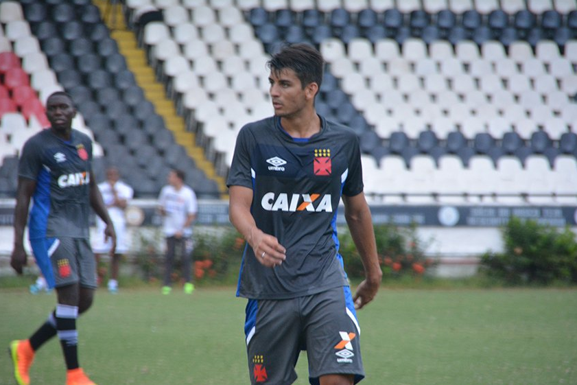 Ricardo Graça vibra com chance nos profissionais do Vasco