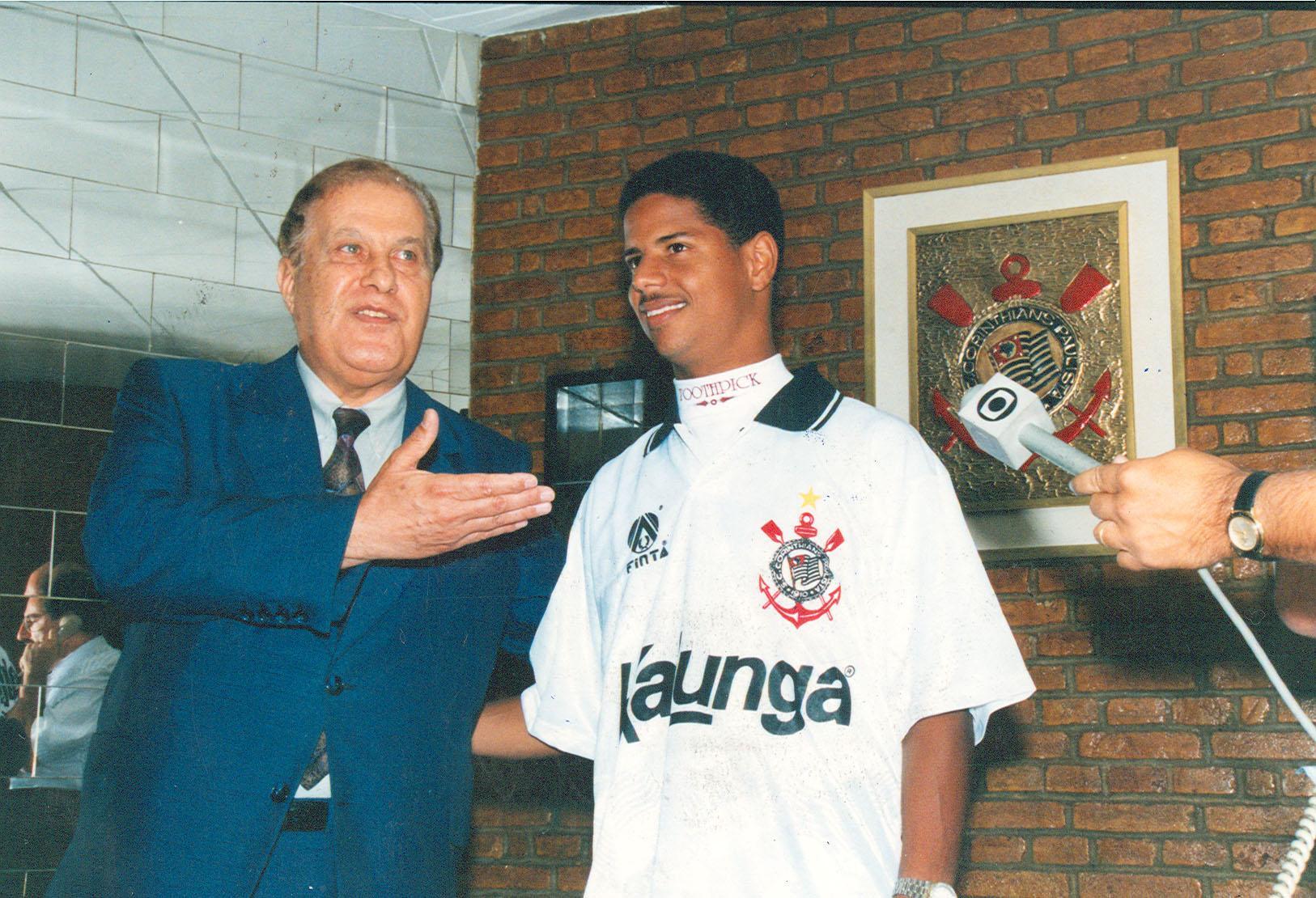 Conheça os 10 maiores artilheiros da história do Corinthians