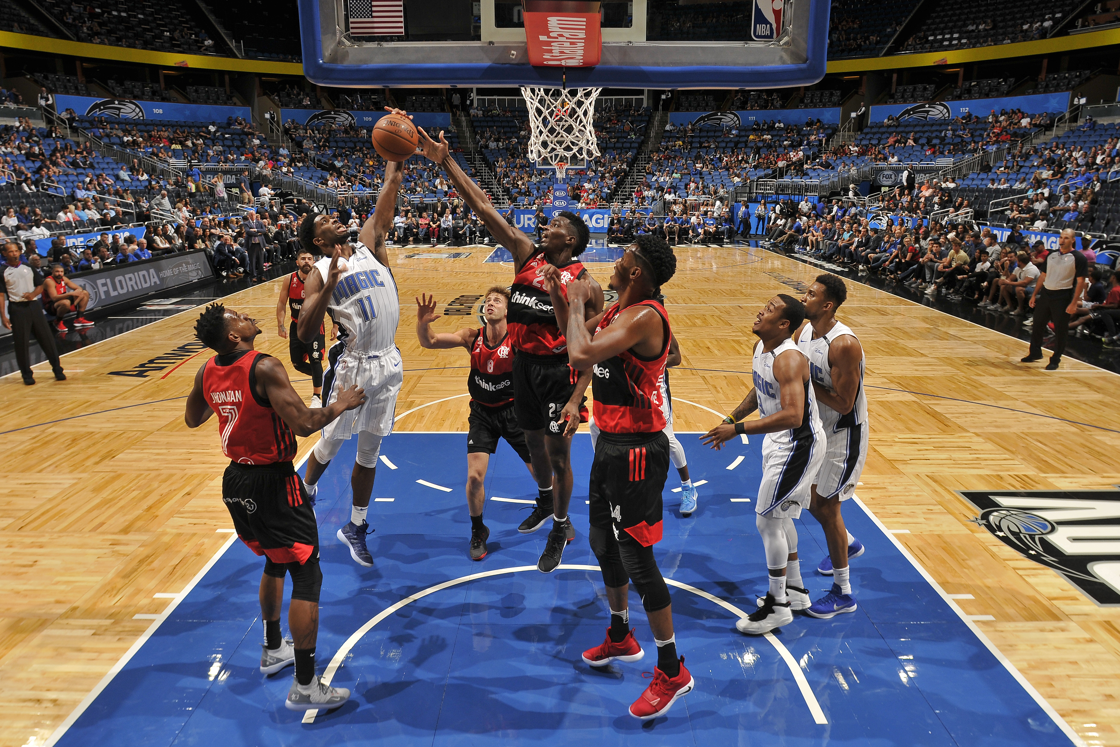 COMO É UM JOGO DE BASQUETE EM ORLANDO [AO VIVO] 