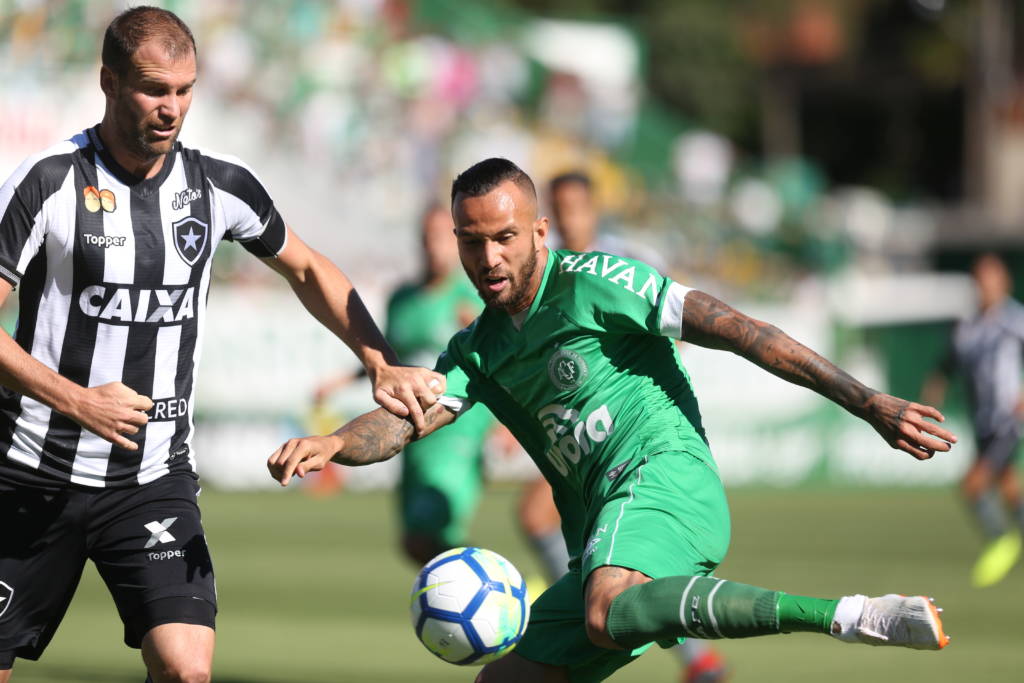 Confira fotos da partida entre Chapecoense e Botafogo - Gazeta Esportiva