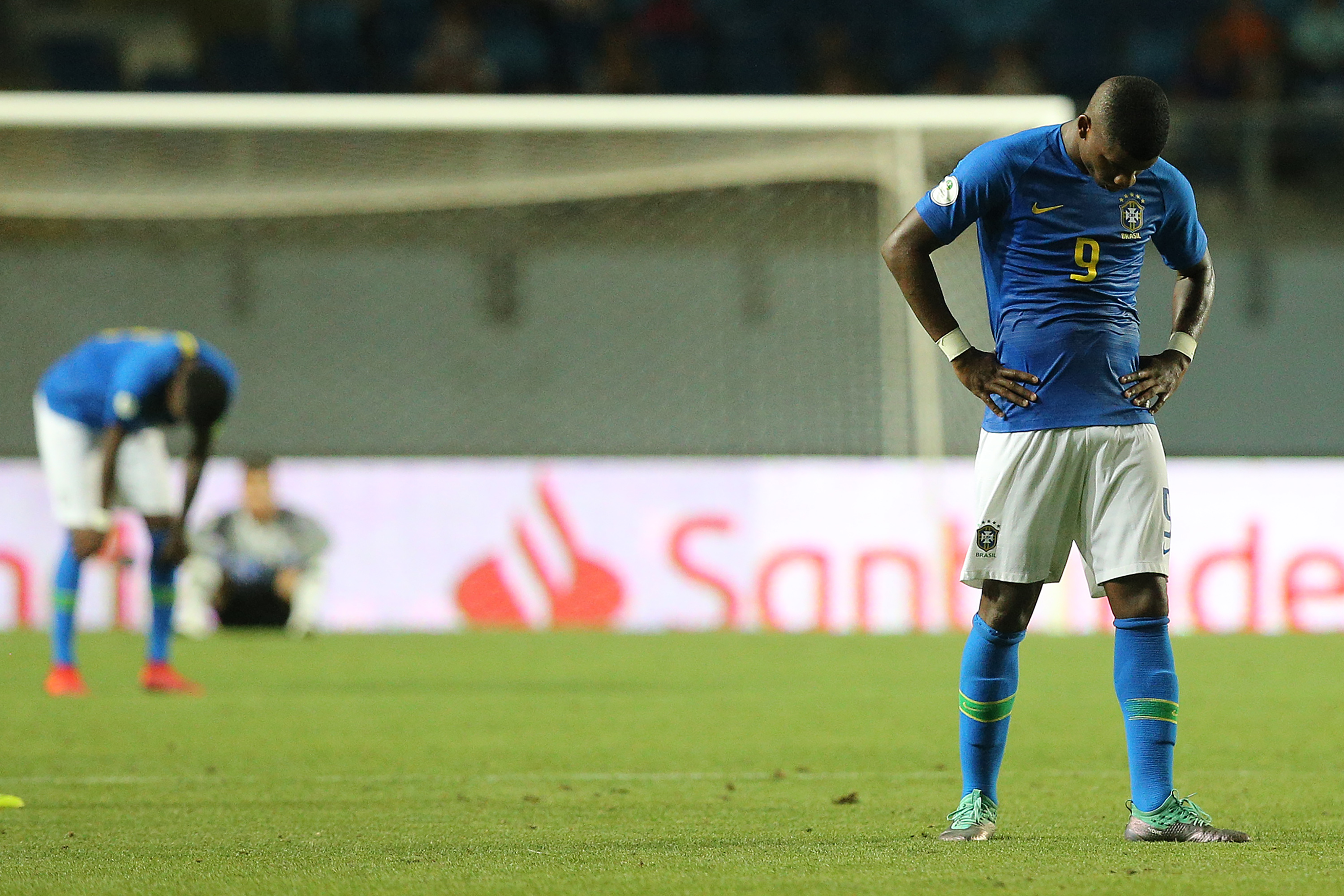 Seleção enfraquecida. (Foto: Claudio Reyes/AFP)