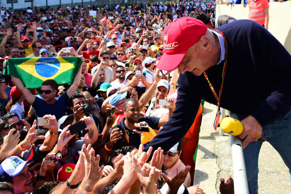 O adeus do ídolo. Niki Lauda (Foto: Sergio Barzaghi/AFP)