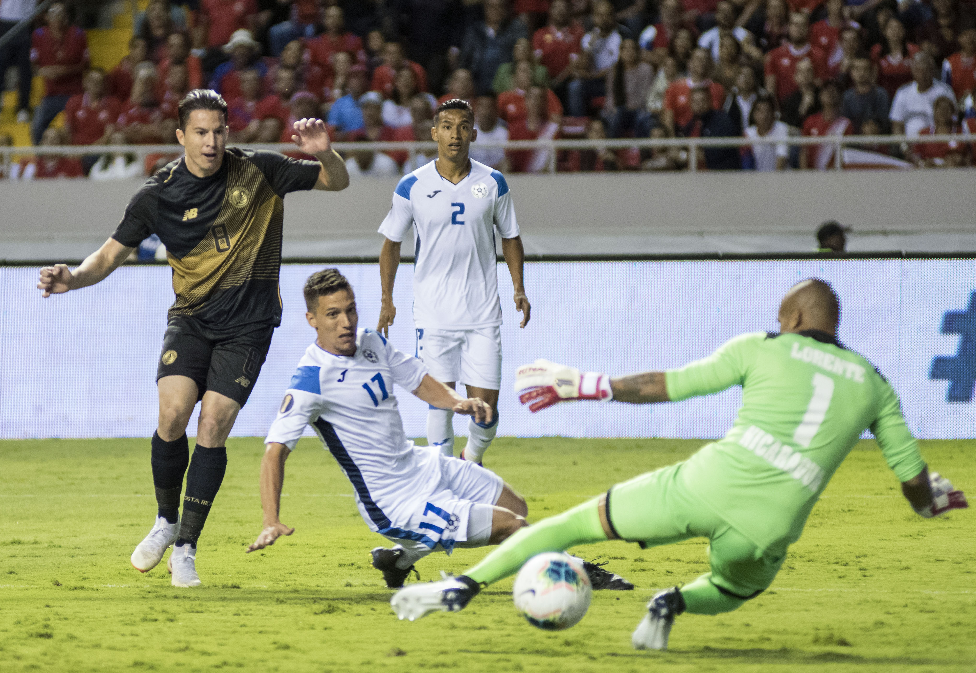 Bryan Ruiz sai do banco, dá assistência e Costa Rica goleia Nicarágua