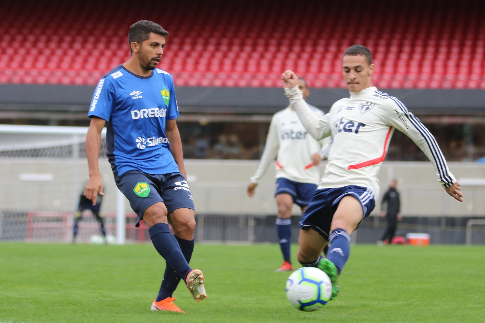 São Paulo vence jogo-treino contra o Cuiabá no Morumbi