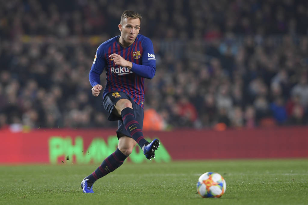 Arthur revela desejo de atuar com Neymar no Barcelona