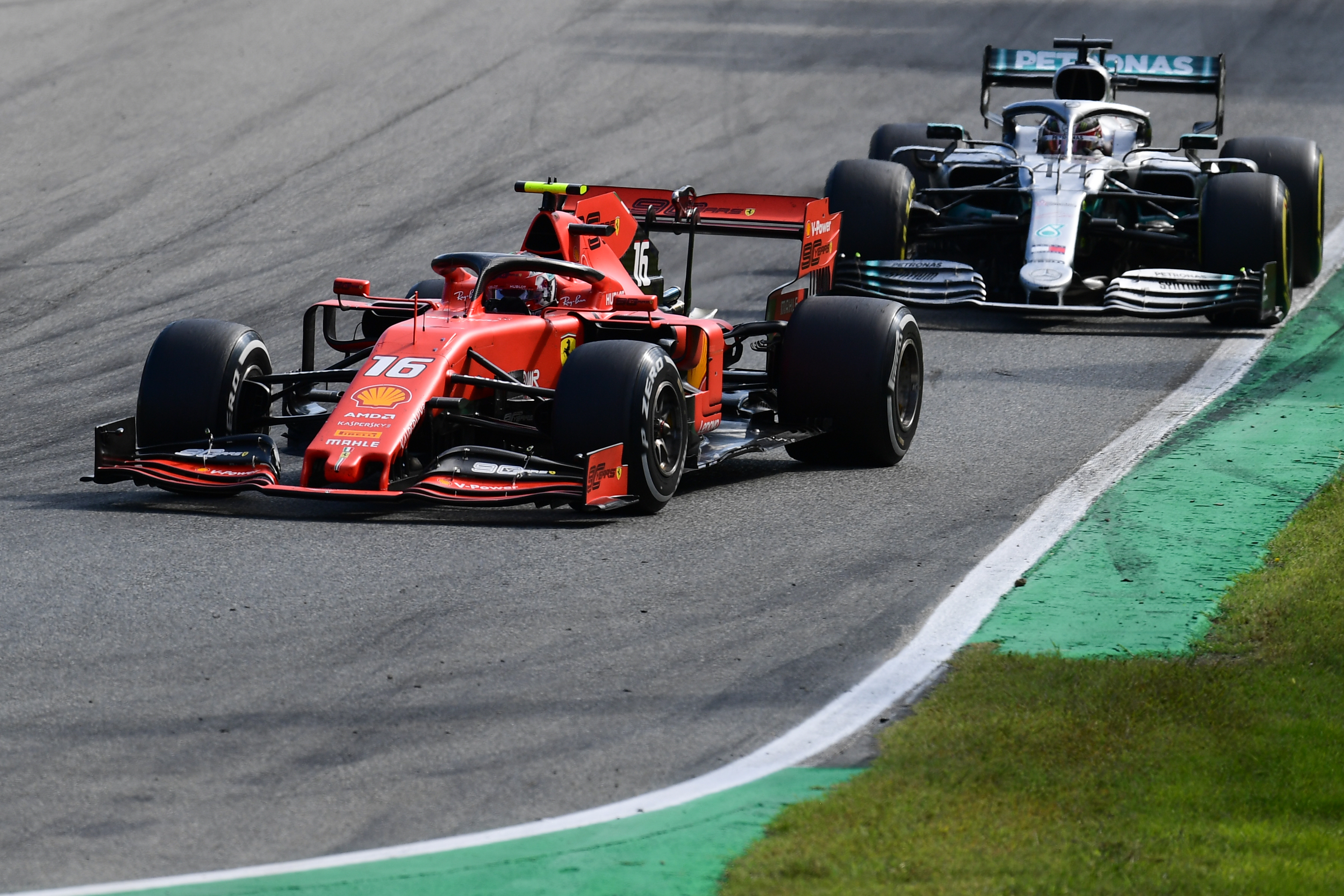 Leclerc vence segunda seguida e quebra jejum da Ferrari na Itália