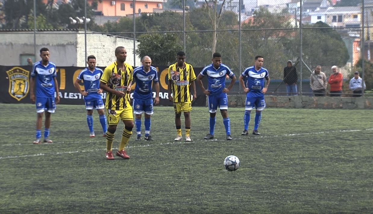 De volta à várzea. (Imagem: Reprodução/TV Gazeta)
