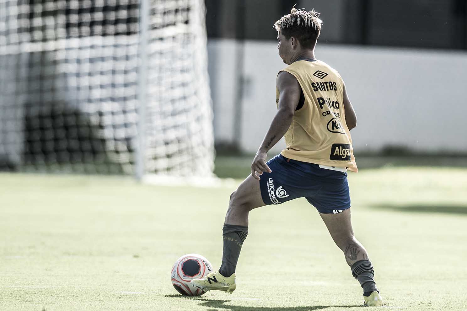 Soteldo publica vídeo com golaços em treino do Santos; assista