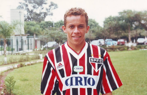 Ídolo do São Paulo critica desempenho da equipe após empate contra o Botafogo