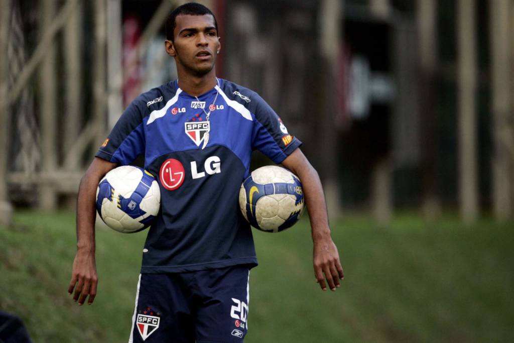 Richarlyson critica diretoria do São Paulo e aprova Fernando Diniz Gazeta Esportiva