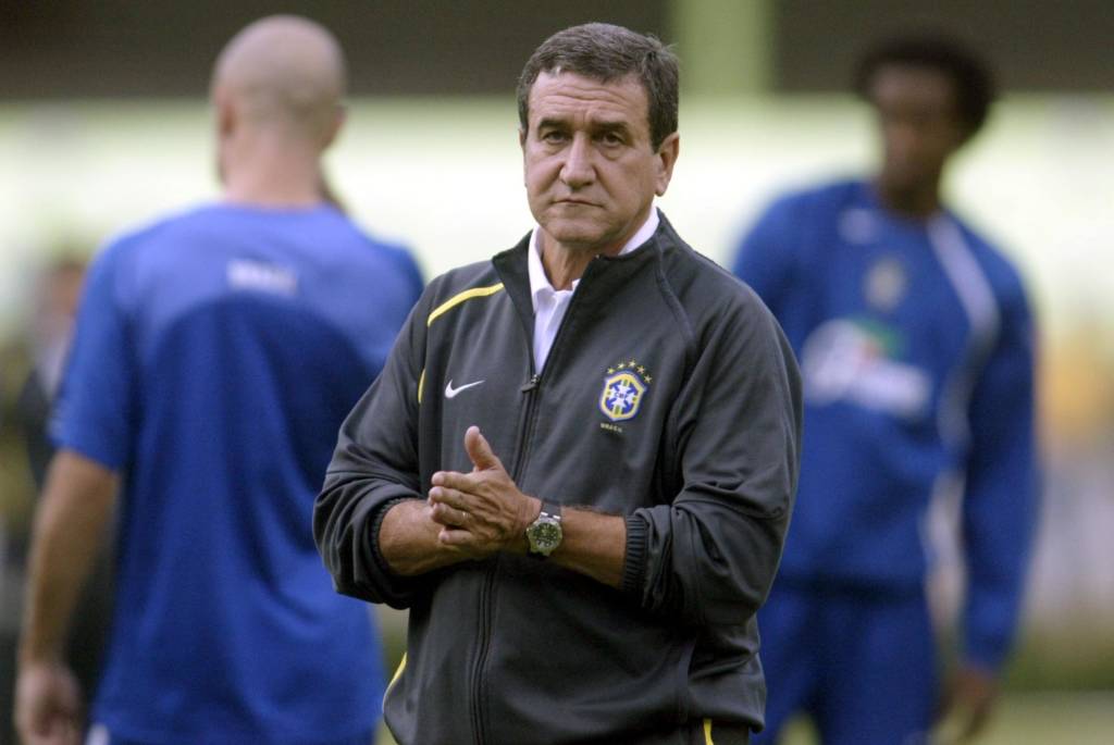 Carlos Alberto Parreira, ex-técnico da Seleção Brasileira, é internado no Rio
