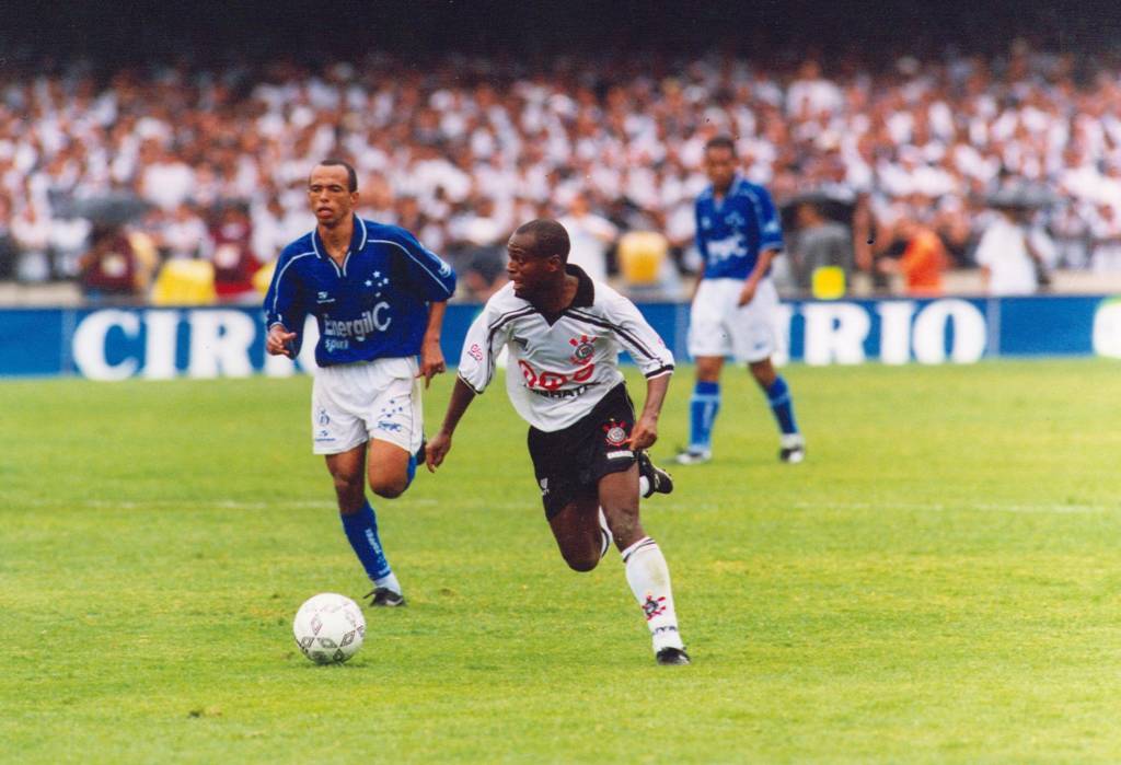Edílson Capetinha completa 51 anos veja fotos do ídolo Gazeta Esportiva Edílson Capetinha completa 51 anos veja fotos do ídolo Gazeta Esportiva