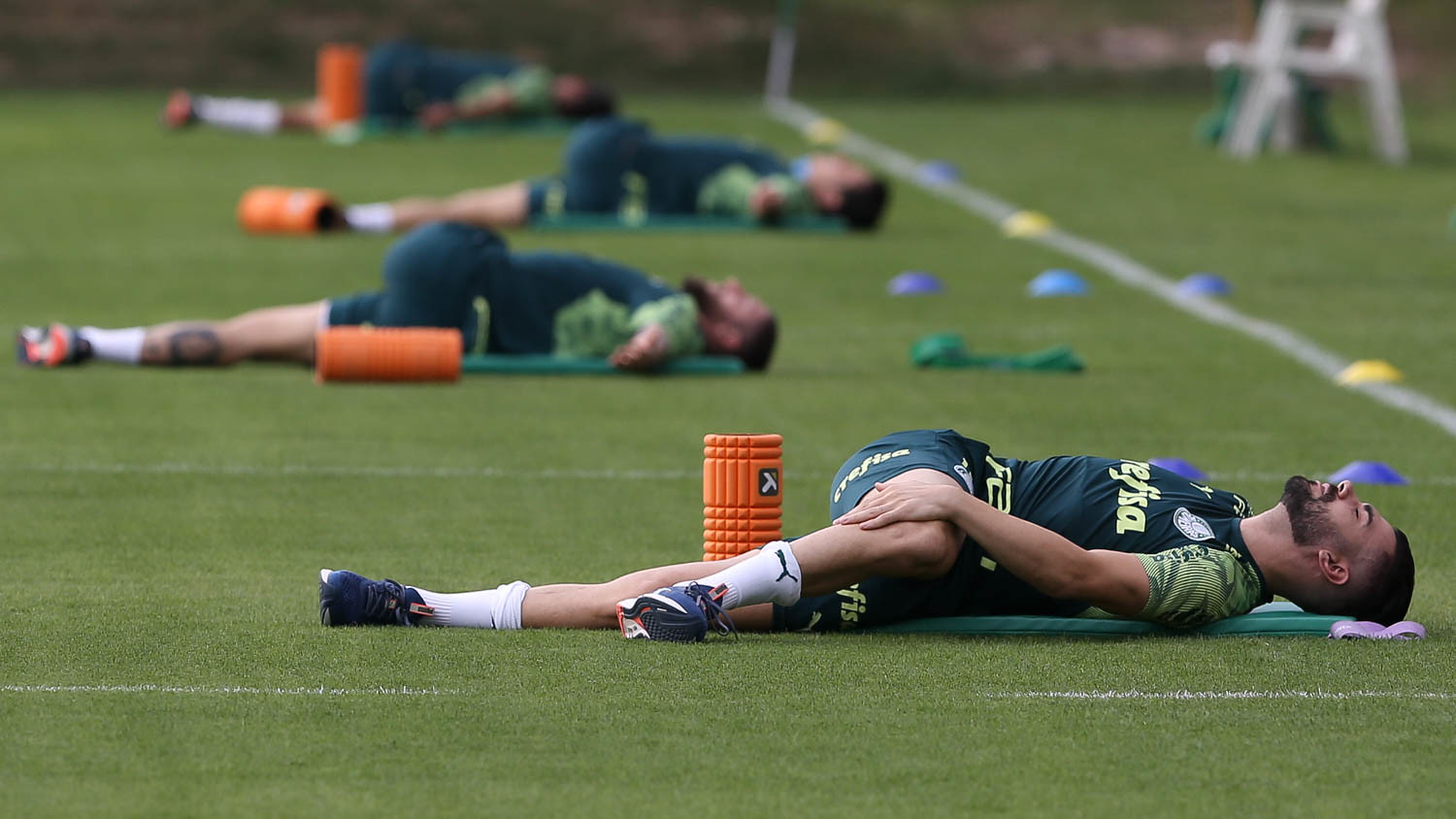 Com fim de acordo salarial nesta terça, Palmeiras negocia novos termos