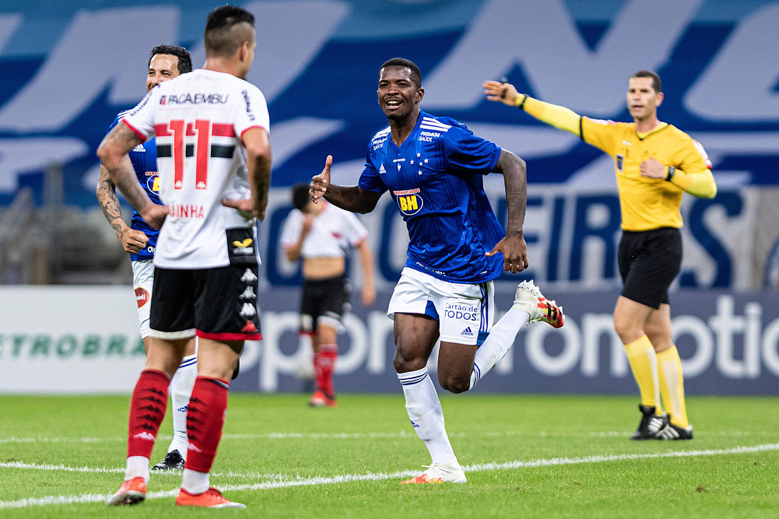 Cruzeiro sofre, mas vence Botafogo-SP em sua estreia na Série B do Brasileiro