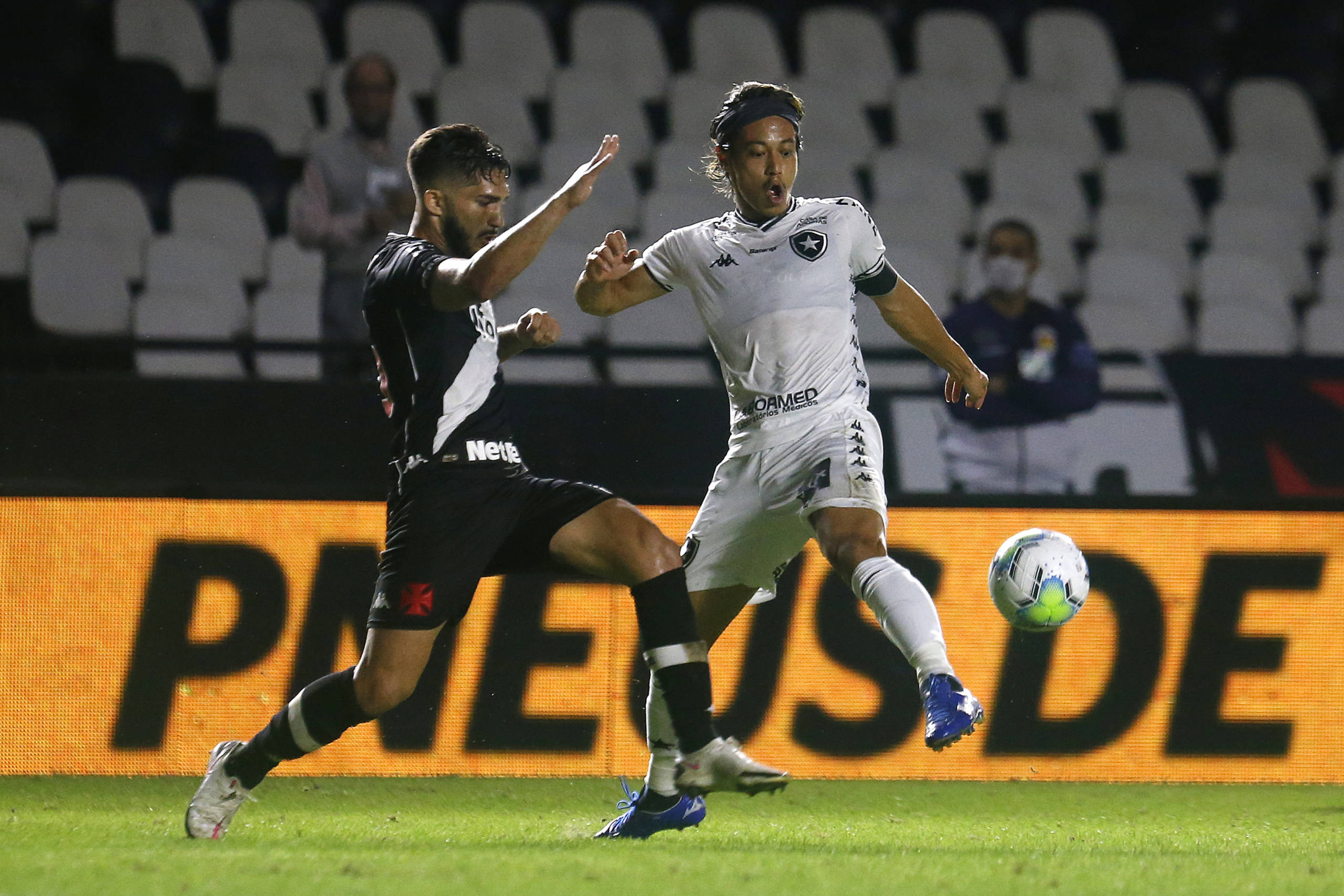 Veja fotos do clássico entre Botafogo e Vasco pela Copa do Brasil ...