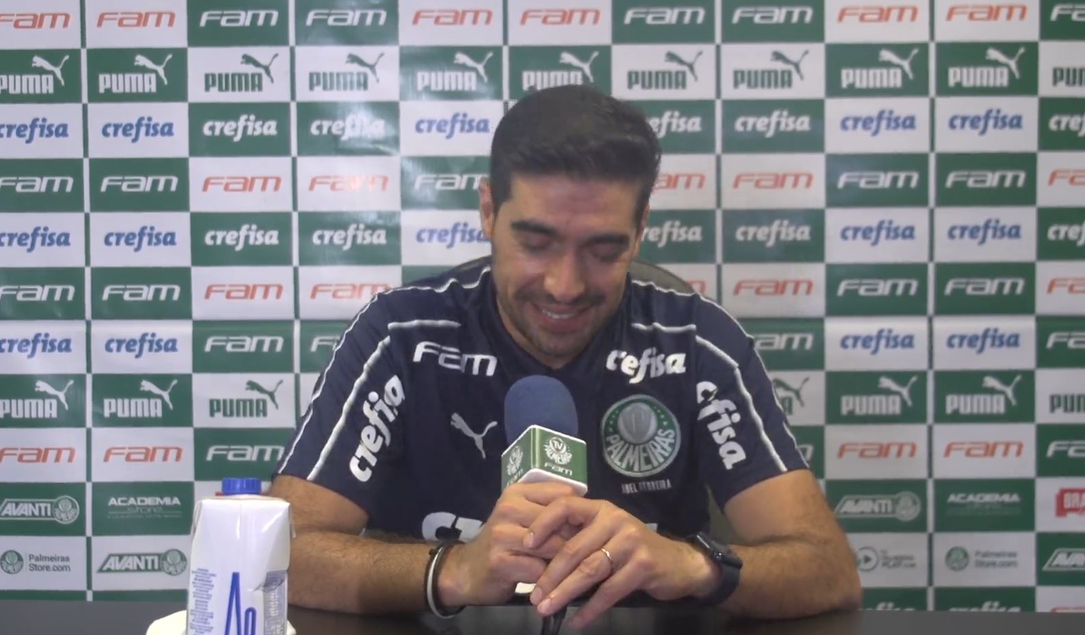 Questionado sobre Derby, Abel sorri e diz: “Jogo certo para ter no meio da Copa”