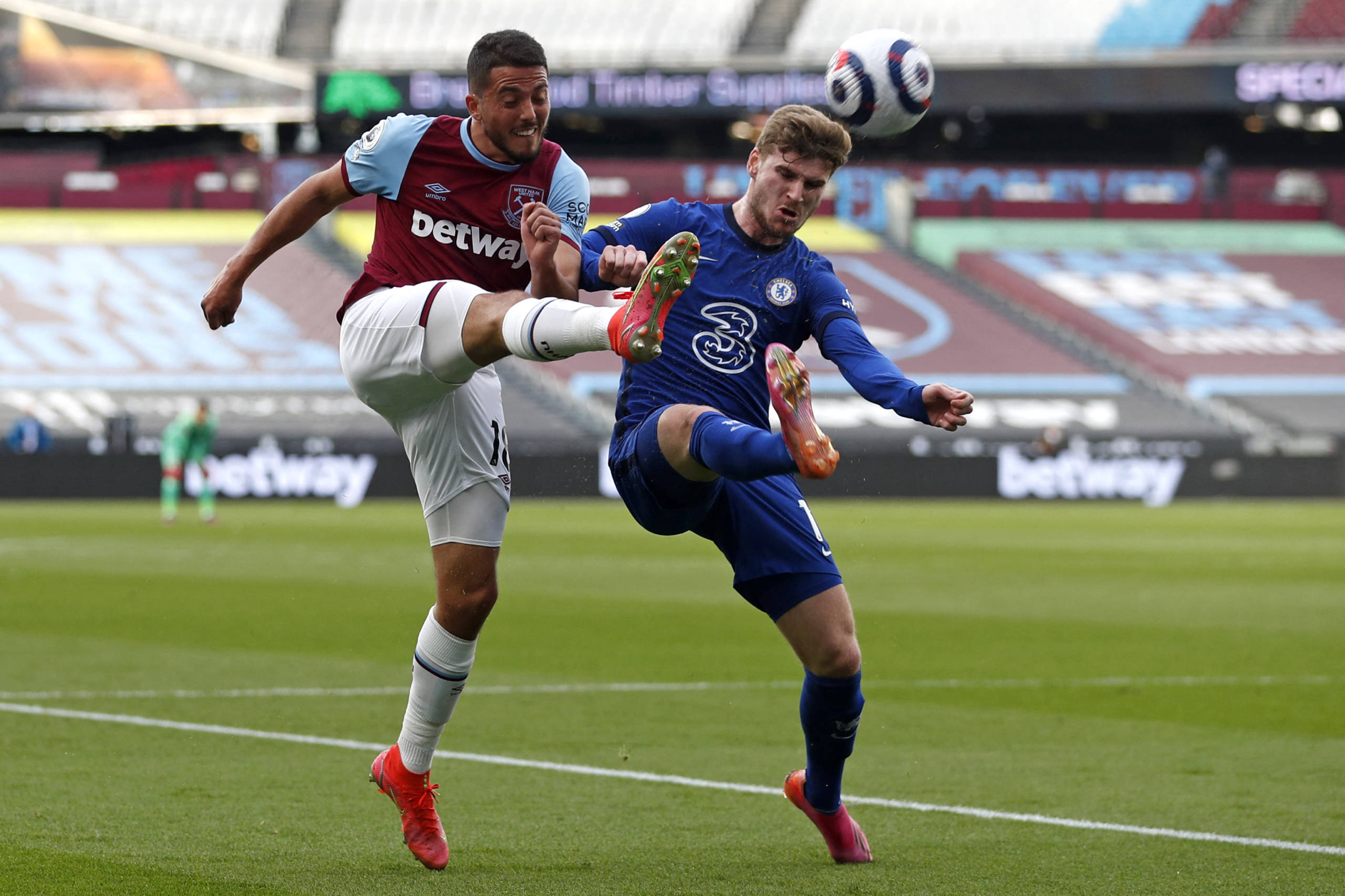 Veja fotos do confronto entre West Ham e Chelsea no Campeonato Inglês ...