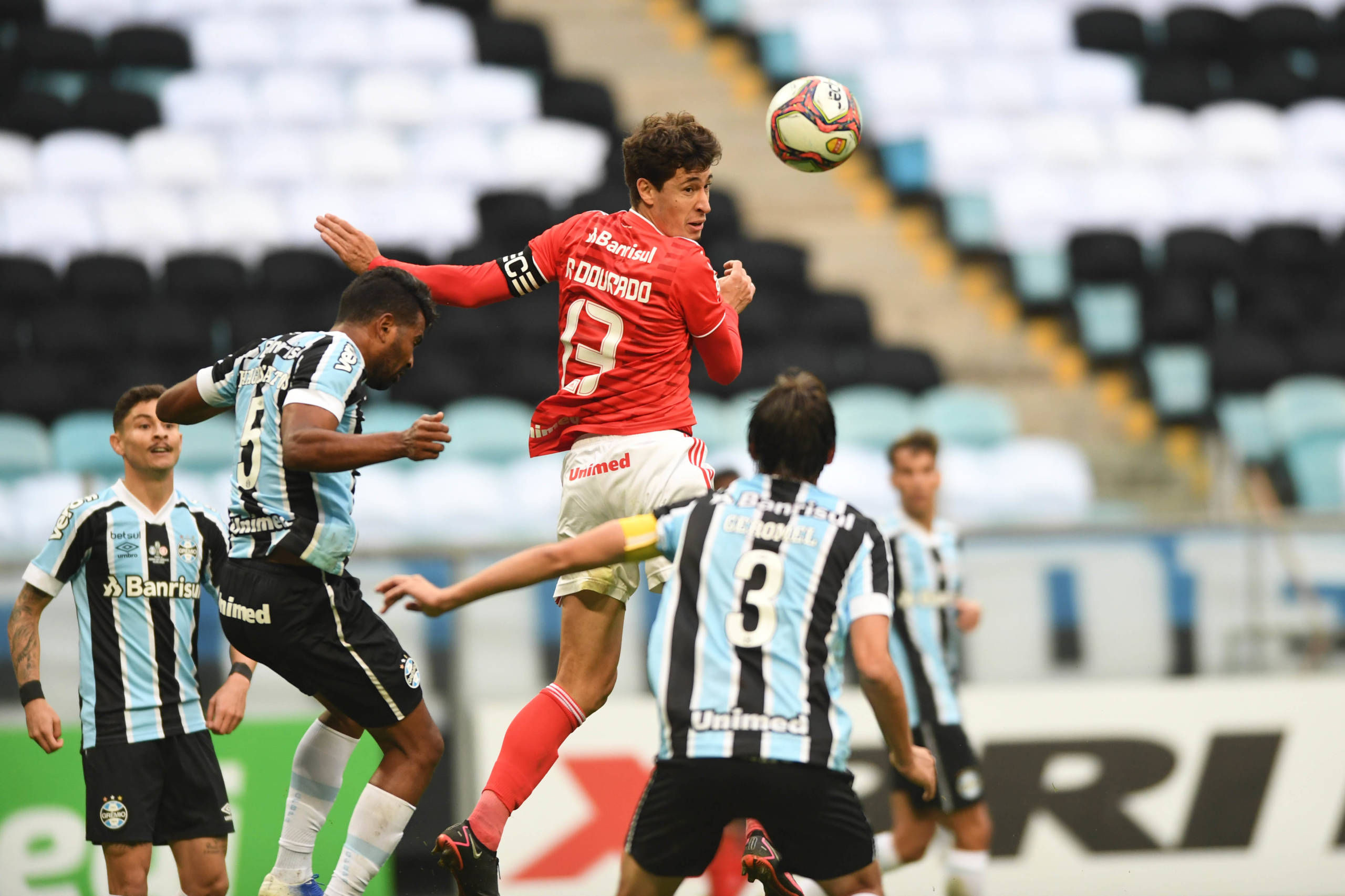 Veja fotos de Grêmio x Internacional pela final do Campeonato Gaúcho ...