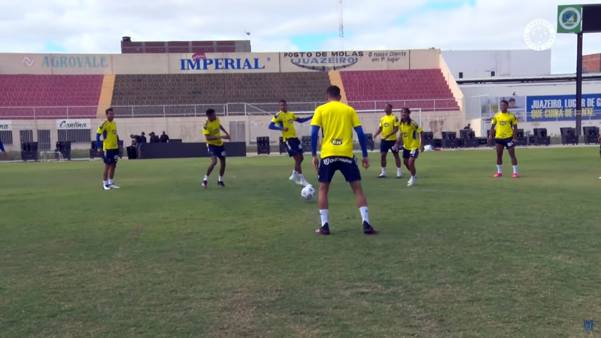 De olho na Juazeirense, Cruzeiro treinou no Estádio Adauto Moraes, palco da partida; confira o De olho na Juazeirense, Cruzeiro treinou no Estádio Adauto Moraes, palco da partida; confira o