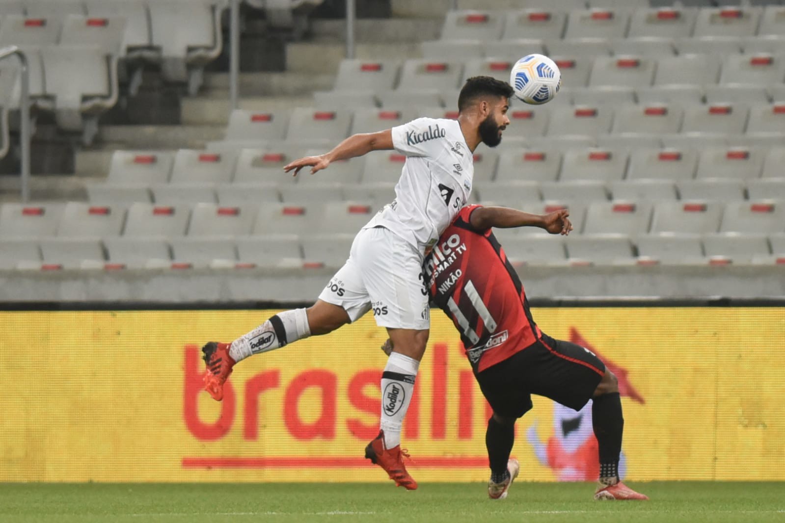 Em crise, Santos e Athletico buscam vaga na semifinal da Copa do Brasil ...