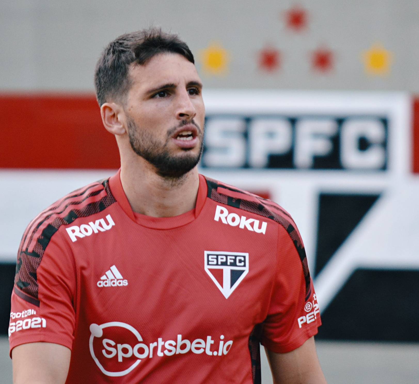 Calarri Calleri participa de parte do treino na véspera de duelo com o Inter e ...
