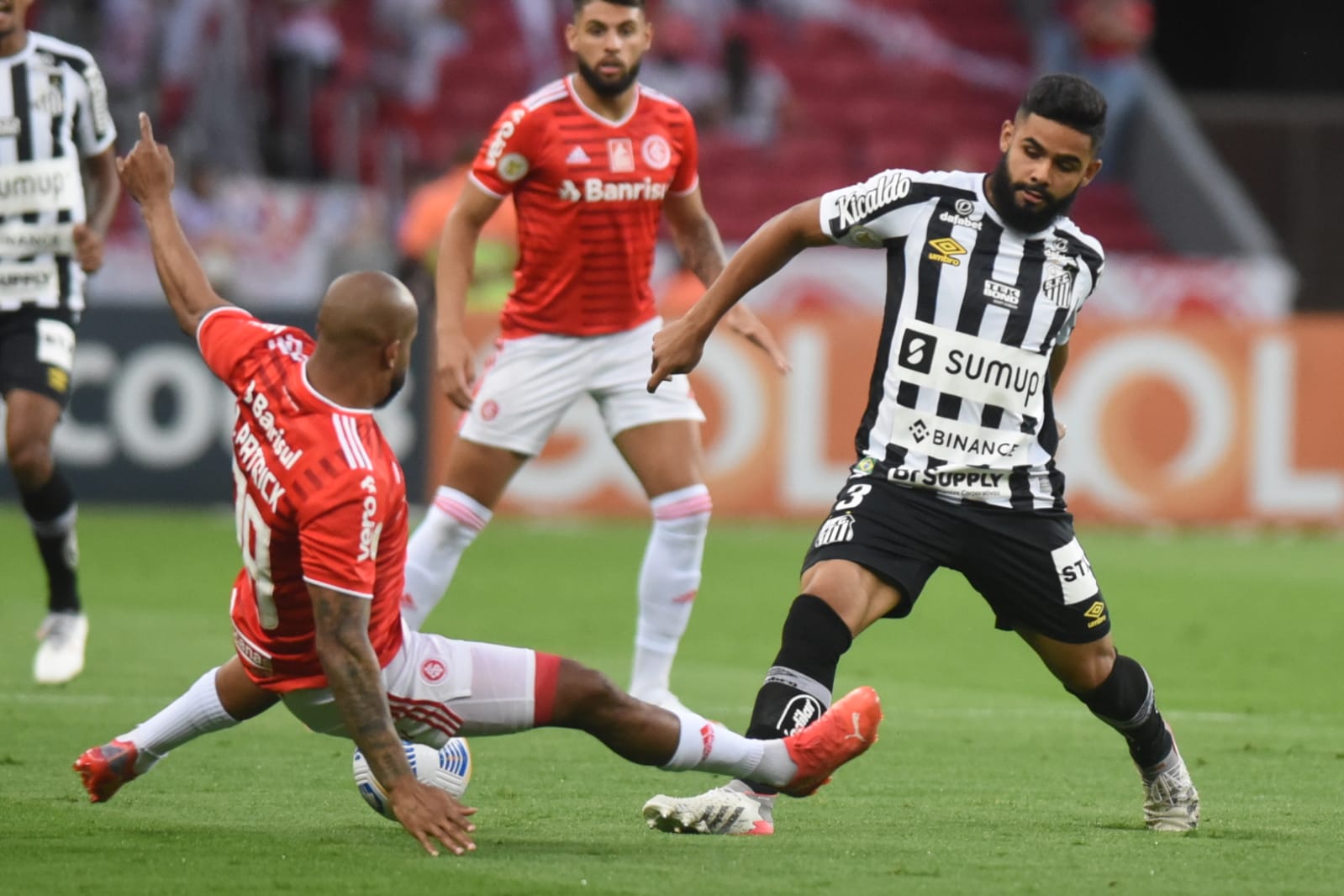 Veja fotos de Internacional x Santos, pelo Campeonato Brasileiro ...